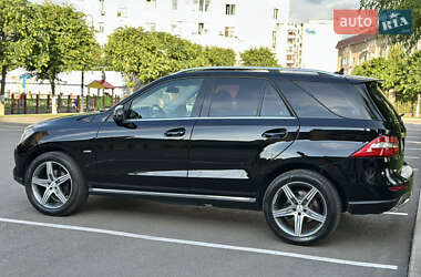 Внедорожник / Кроссовер Mercedes-Benz M-Class 2011 в 