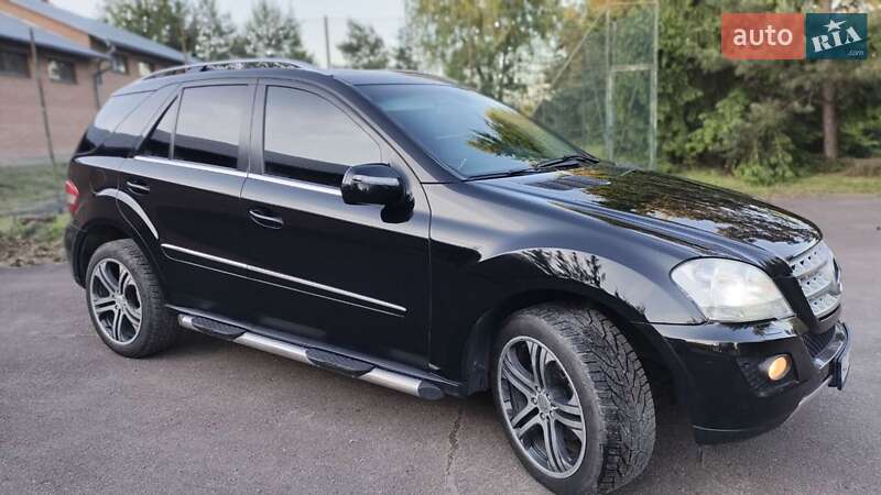Mercedes-Benz M-Class 2010