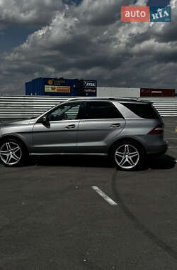 Внедорожник / Кроссовер Mercedes-Benz M-Class 2014 в 