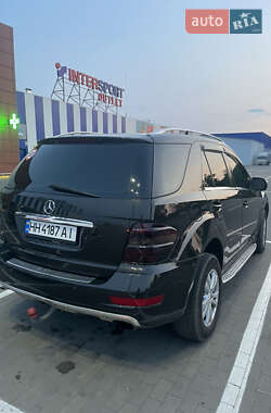 Внедорожник / Кроссовер Mercedes-Benz M-Class 2009 в 
