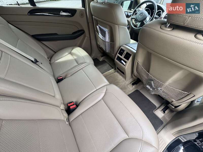 Внедорожник / Кроссовер Mercedes-Benz M-Class 2013 в Черновцах