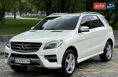 Позашляховик / Кросовер Mercedes-Benz M-Class 2013 в 