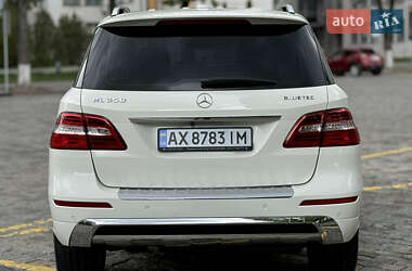 Позашляховик / Кросовер Mercedes-Benz M-Class 2013 в 