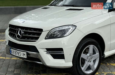 Позашляховик / Кросовер Mercedes-Benz M-Class 2013 в 