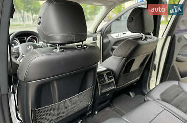 Позашляховик / Кросовер Mercedes-Benz M-Class 2013 в 