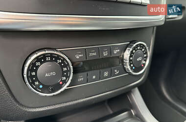 Позашляховик / Кросовер Mercedes-Benz M-Class 2013 в 