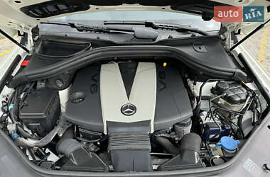 Позашляховик / Кросовер Mercedes-Benz M-Class 2013 в 