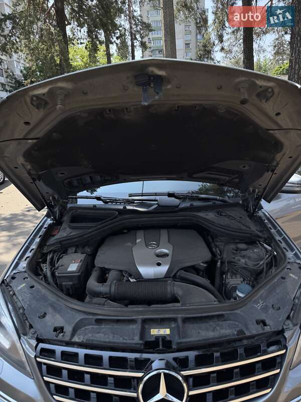 Позашляховик / Кросовер Mercedes-Benz M-Class 2013 в Києві