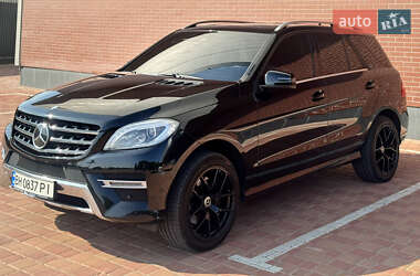 Внедорожник / Кроссовер Mercedes-Benz M-Class 2013 в 