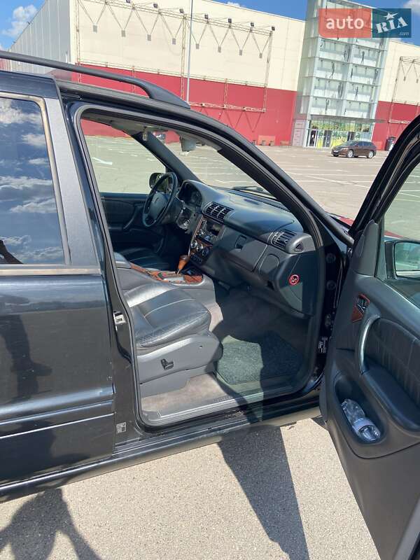 Внедорожник / Кроссовер Mercedes-Benz M-Class 2002 в Киеве