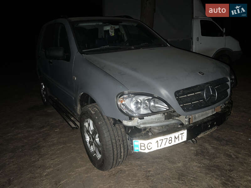 Внедорожник / Кроссовер Mercedes-Benz M-Class 2001 в Одессе