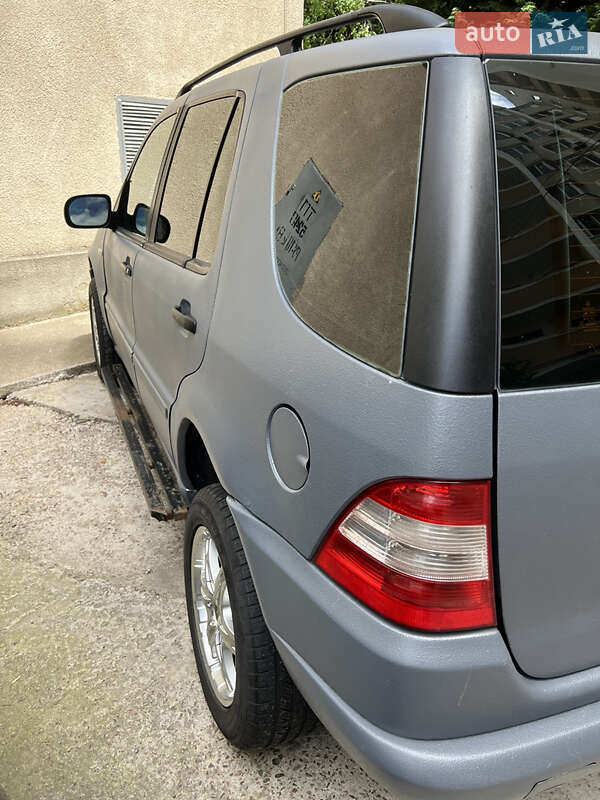 Внедорожник / Кроссовер Mercedes-Benz M-Class 2001 в Одессе