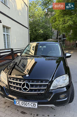 Позашляховик / Кросовер Mercedes-Benz M-Class 2010 в Чернівцях