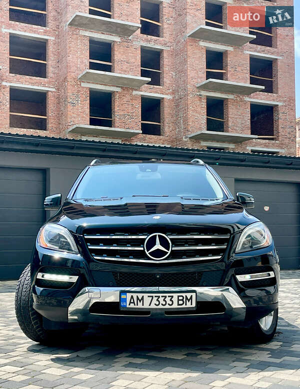 Внедорожник / Кроссовер Mercedes-Benz M-Class 2014 в 