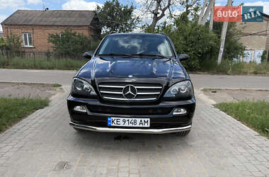 Внедорожник / Кроссовер Mercedes-Benz M-Class 2004 в 