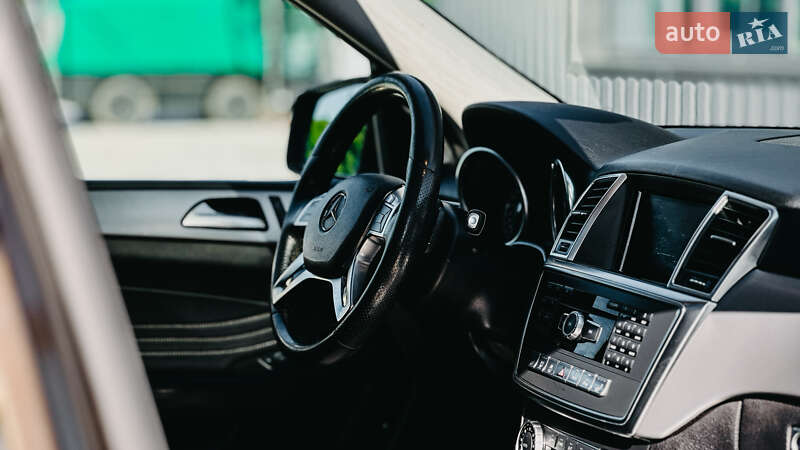 Внедорожник / Кроссовер Mercedes-Benz M-Class 2014 в Ровно