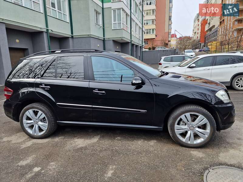 Позашляховик / Кросовер Mercedes-Benz M-Class 2008 в Чернівцях