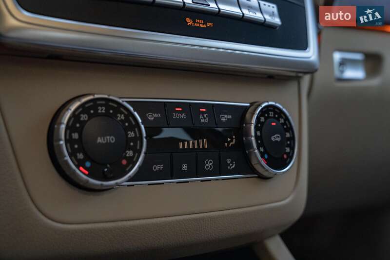 Внедорожник / Кроссовер Mercedes-Benz M-Class 2015 в Черновцах