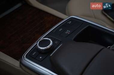 Внедорожник / Кроссовер Mercedes-Benz M-Class 2015 в 