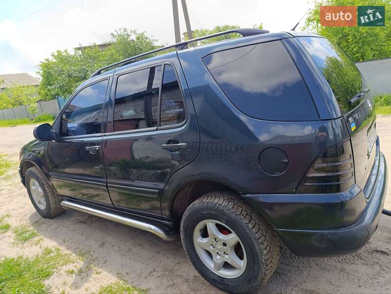 Позашляховик / Кросовер Mercedes-Benz M-Class 1998 в Чернігові