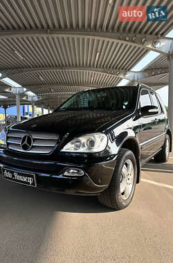 Позашляховик / Кросовер Mercedes-Benz M-Class 2004 в 
