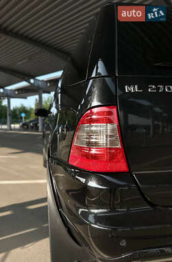 Позашляховик / Кросовер Mercedes-Benz M-Class 2004 в 