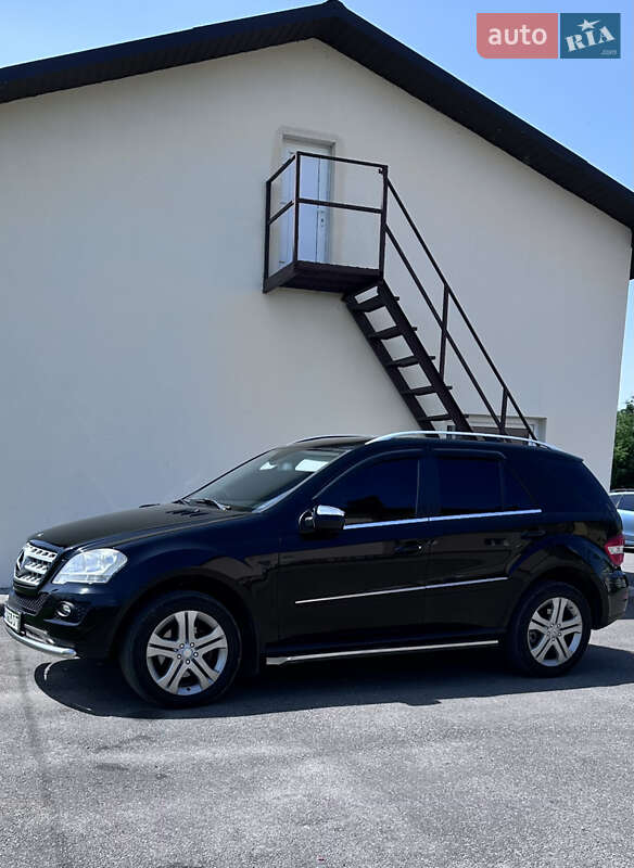 Mercedes-Benz M-Class 2009