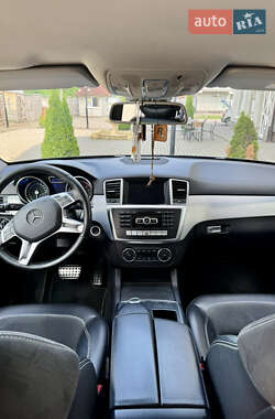 Внедорожник / Кроссовер Mercedes-Benz M-Class 2014 в 