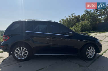 Внедорожник / Кроссовер Mercedes-Benz M-Class 2010 в 