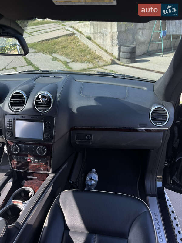 Внедорожник / Кроссовер Mercedes-Benz M-Class 2010 в Богодухове