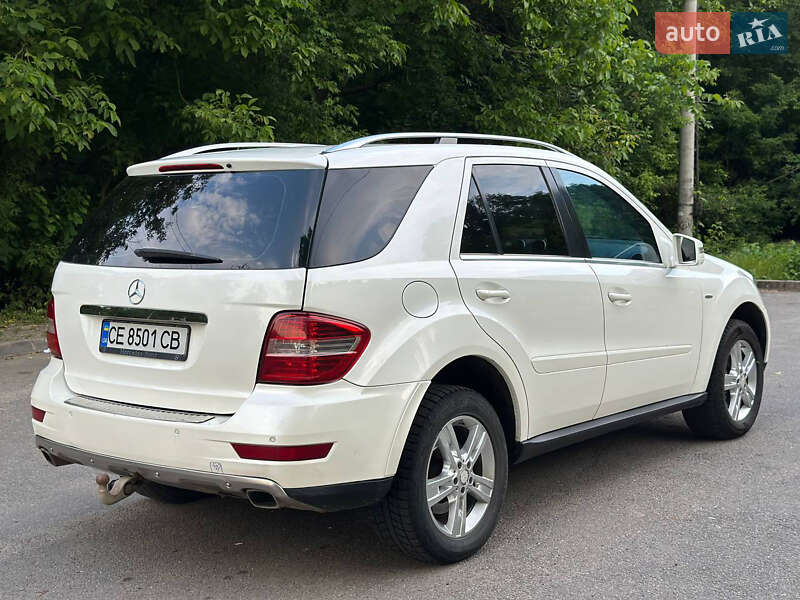 Внедорожник / Кроссовер Mercedes-Benz M-Class 2010 в Черновцах