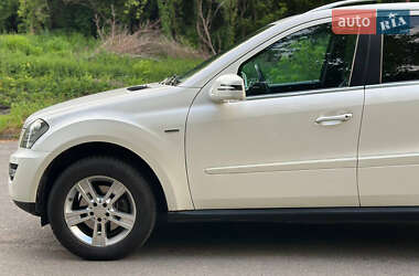 Позашляховик / Кросовер Mercedes-Benz M-Class 2011 в 