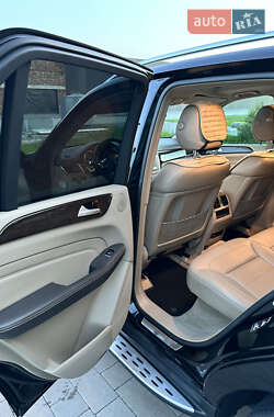 Внедорожник / Кроссовер Mercedes-Benz M-Class 2012 в 