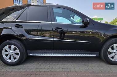 Внедорожник / Кроссовер Mercedes-Benz M-Class 2010 в 