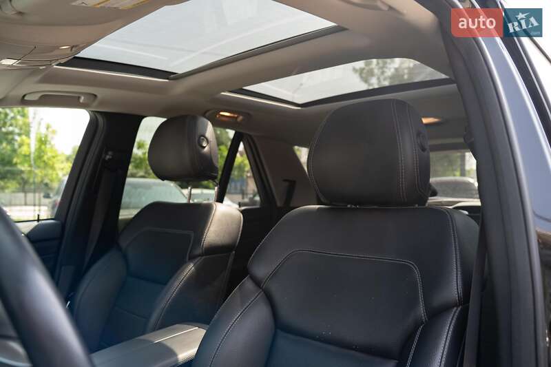 Внедорожник / Кроссовер Mercedes-Benz M-Class 2012 в Черновцах