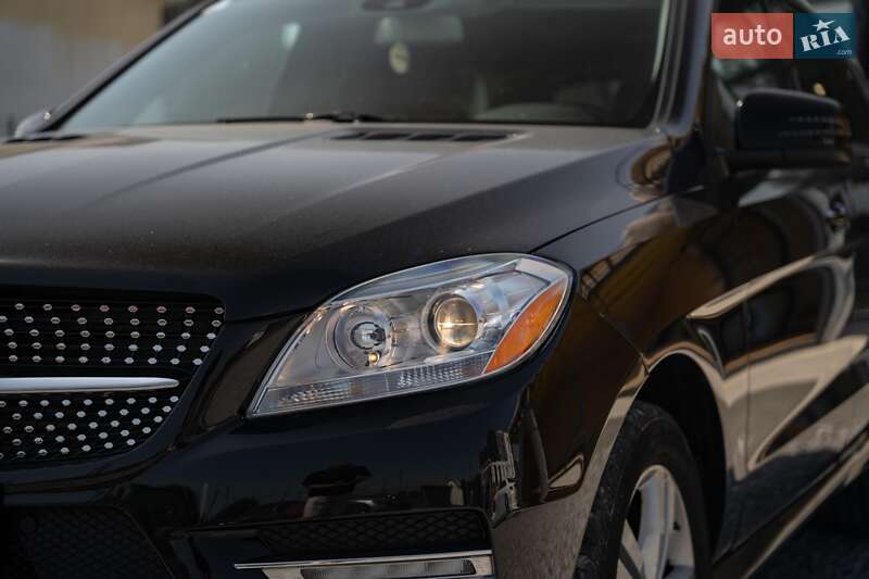Внедорожник / Кроссовер Mercedes-Benz M-Class 2012 в Черновцах
