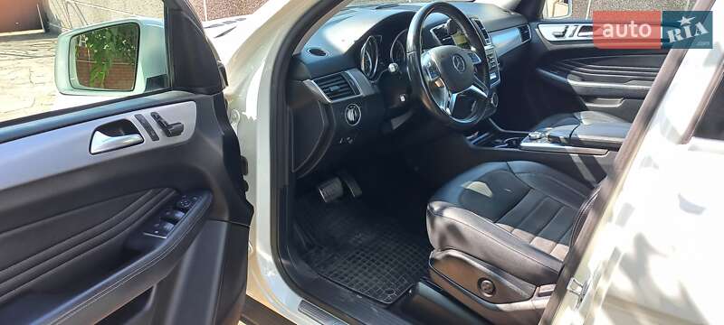 Внедорожник / Кроссовер Mercedes-Benz M-Class 2012 в Южном