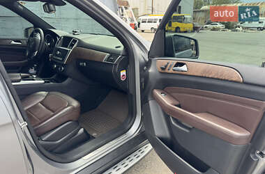 Внедорожник / Кроссовер Mercedes-Benz M-Class 2012 в 