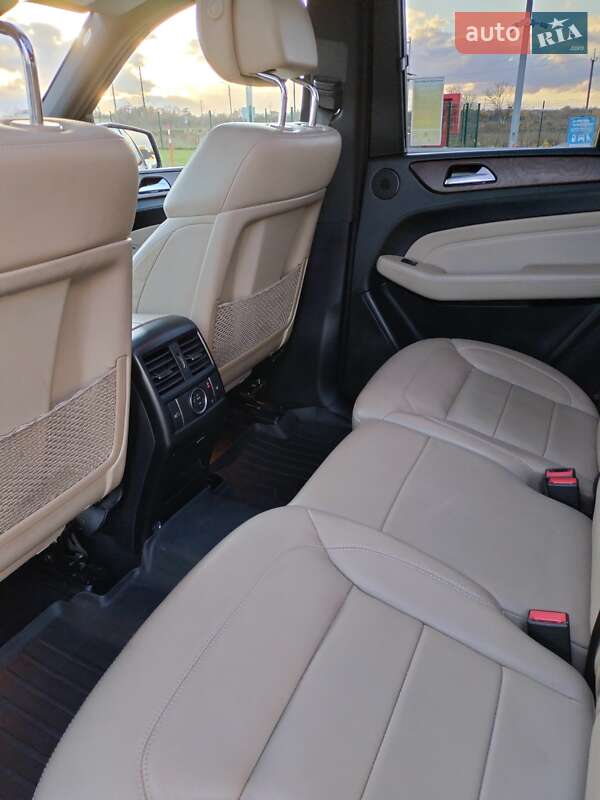 Внедорожник / Кроссовер Mercedes-Benz M-Class 2015 в Тернополе