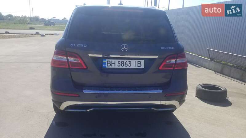 Внедорожник / Кроссовер Mercedes-Benz M-Class 2012 в Одессе