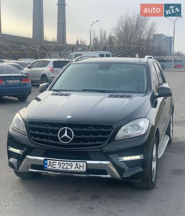 Внедорожник / Кроссовер Mercedes-Benz M-Class 2011 в Днепре