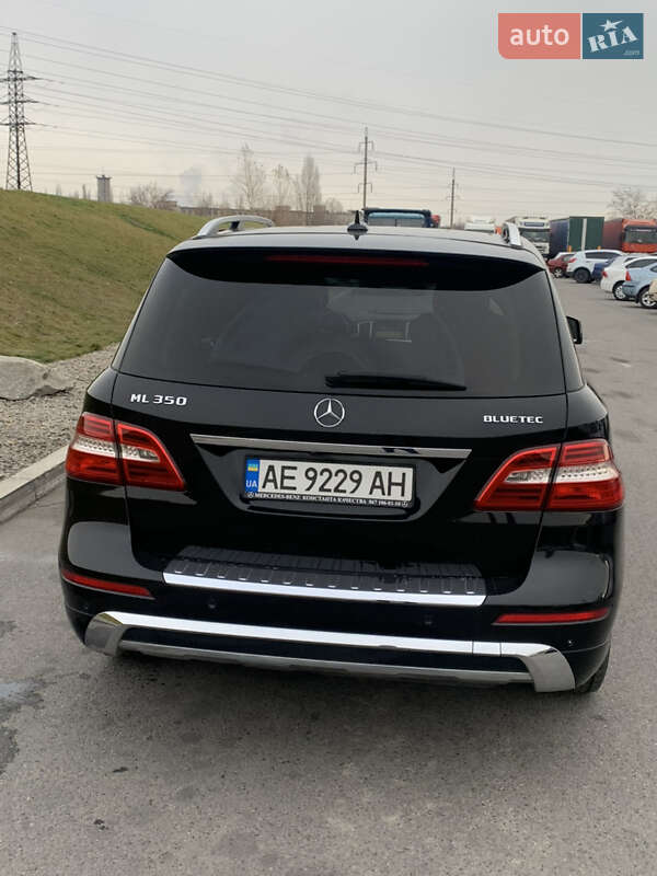 Внедорожник / Кроссовер Mercedes-Benz M-Class 2011 в Днепре