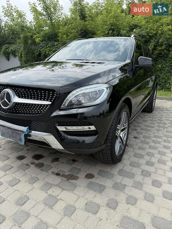 Позашляховик / Кросовер Mercedes-Benz M-Class 2015 в 