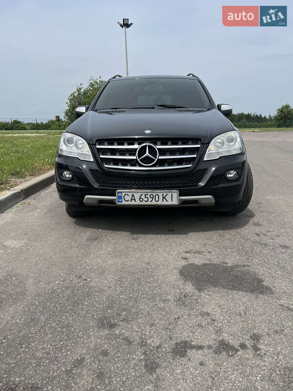 Внедорожник / Кроссовер Mercedes-Benz M-Class 2009 в Умани