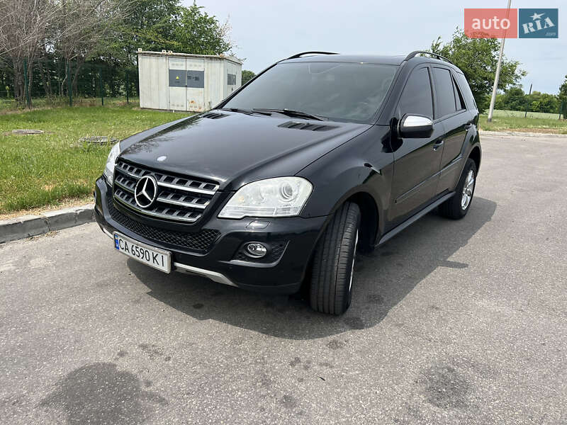 Внедорожник / Кроссовер Mercedes-Benz M-Class 2009 в Умани