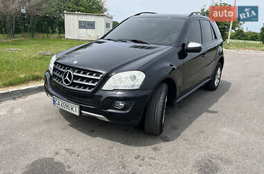 Внедорожник / Кроссовер Mercedes-Benz M-Class 2009 в 