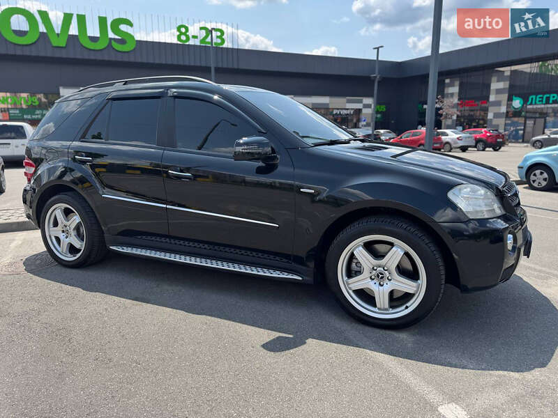 Позашляховик / Кросовер Mercedes-Benz M-Class 2008 в 