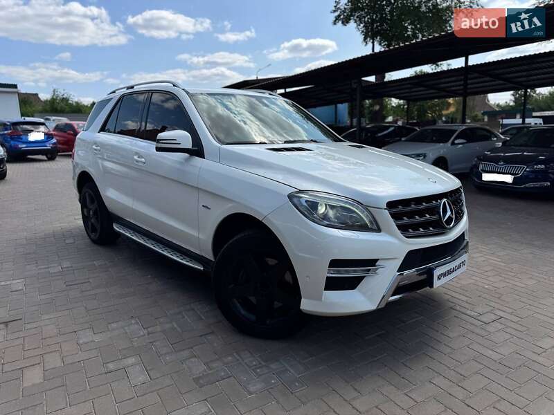 Внедорожник / Кроссовер Mercedes-Benz M-Class 2012 в 
