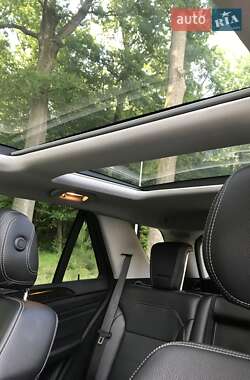 Внедорожник / Кроссовер Mercedes-Benz M-Class 2014 в 