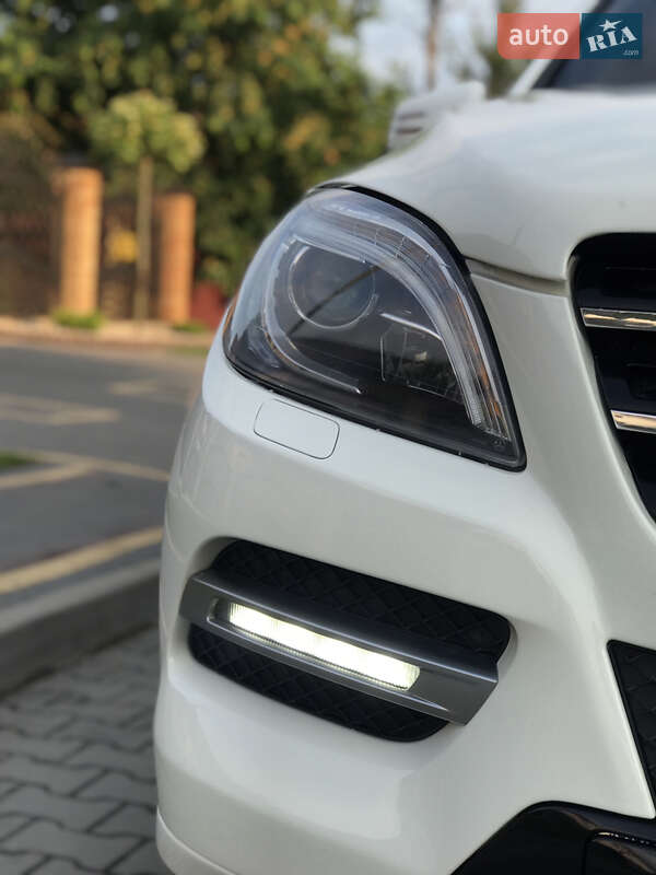Позашляховик / Кросовер Mercedes-Benz M-Class 2012 в Луцьку